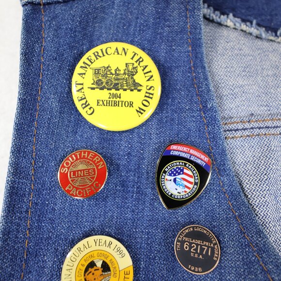 Vintage Wrangler Western Denim Vest XL Railroad Train Patches and Pins - Picture 4 of 16